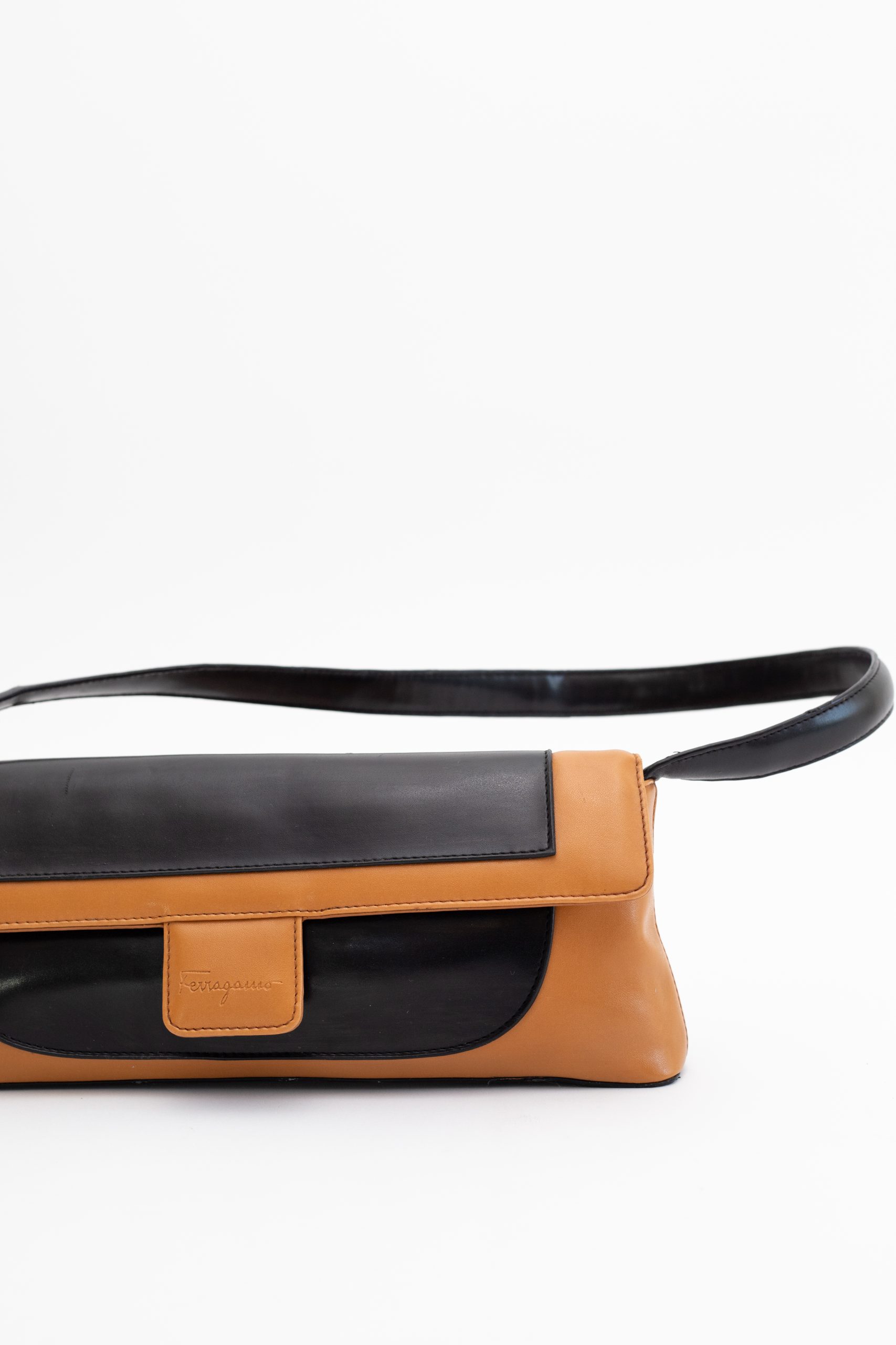 Ferragamo braoncrn napred desno